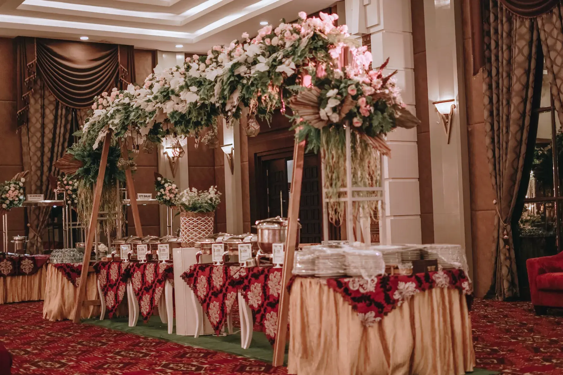 Rose Wedding at Grand Tjokro Balikpapan